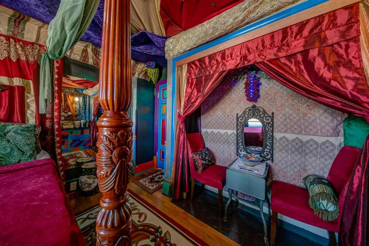 The Oasis On Eisenhower Inn *
